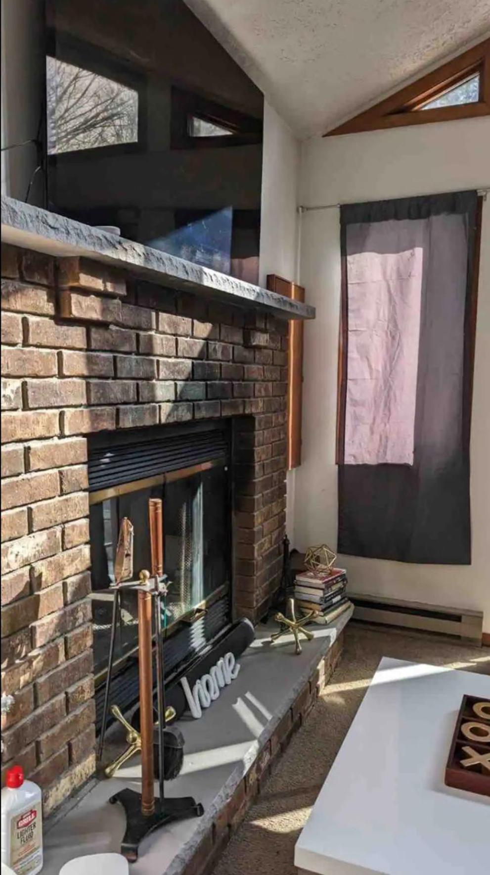 Ambiance - King Bed Cabin, Jetted-Tub & Fireplace Tobyhanna エクステリア 写真