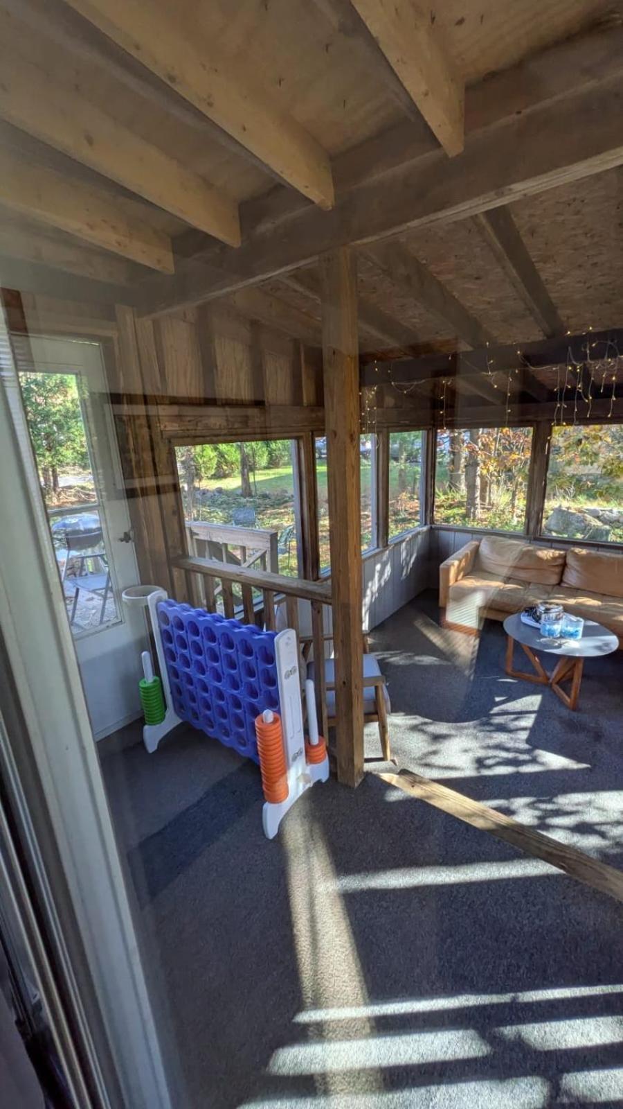 Ambiance - King Bed Cabin, Jetted-Tub & Fireplace Tobyhanna エクステリア 写真